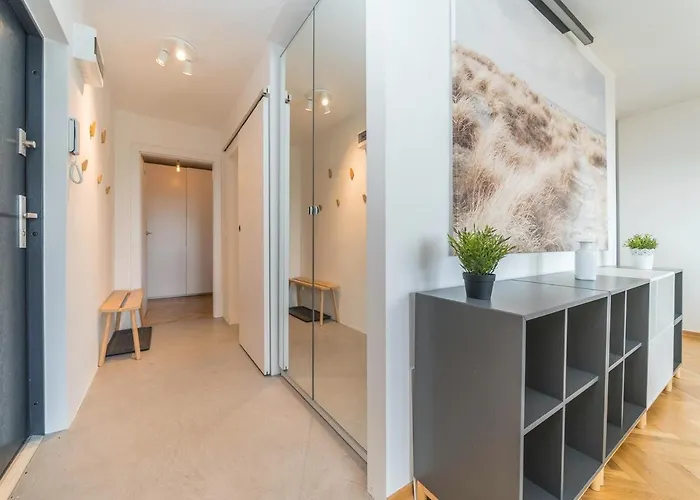 Glow - Opera Lesna Апартаменти *